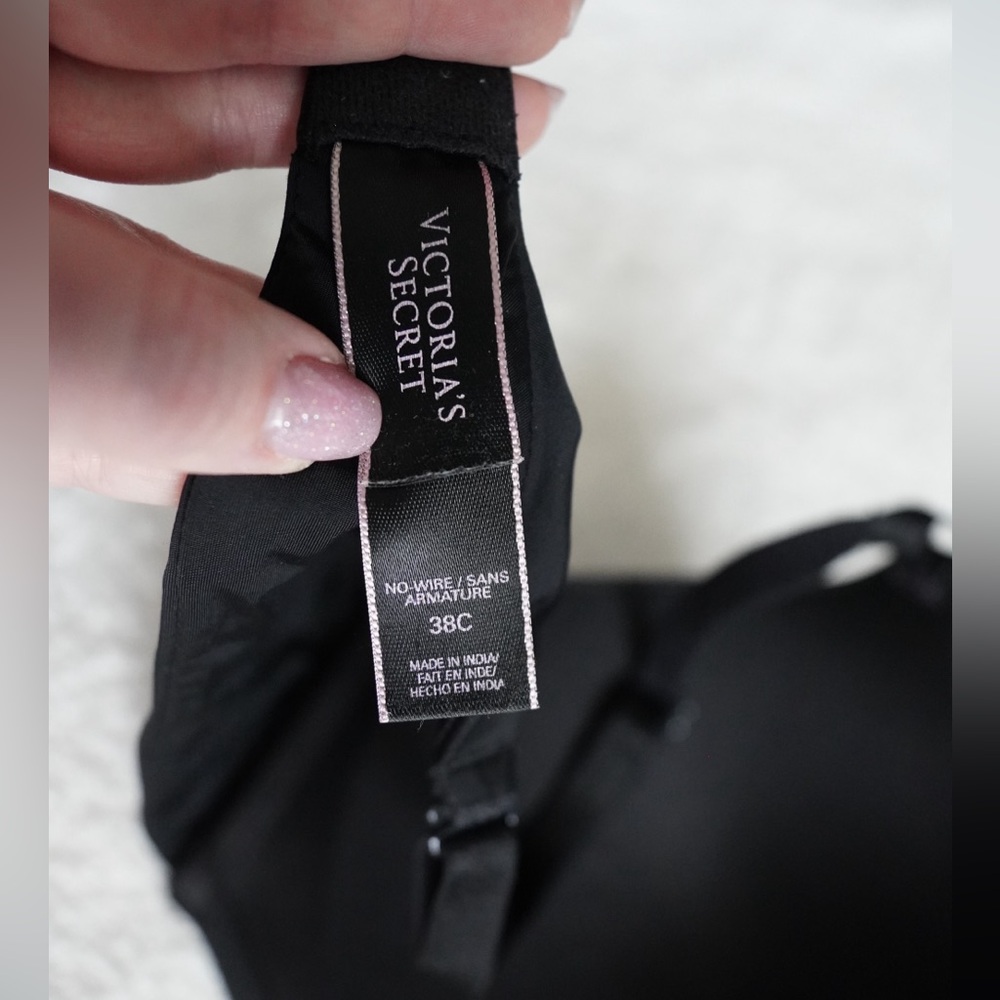 Victoria’s Secret wireless Black Women's Bra - Picture 5 of 7